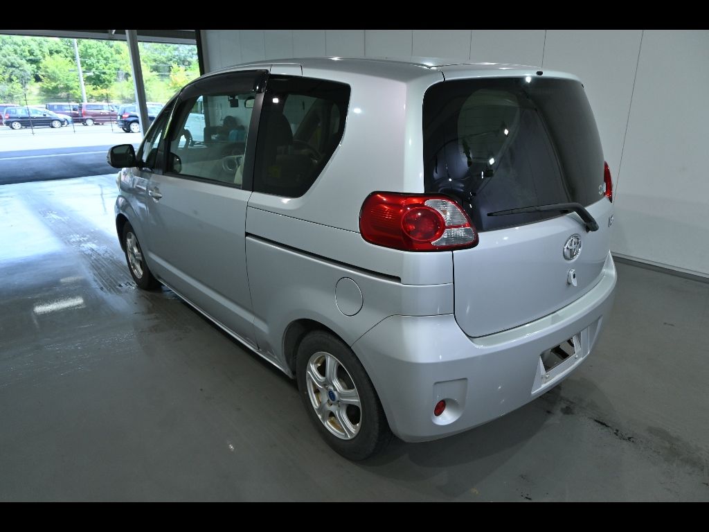 2010 Toyota Porte 130i C Package HID Selection auction photo 5