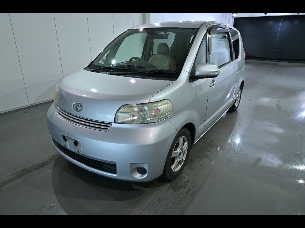 2010 Toyota Porte 130i C Package HID Selection auction photo 4