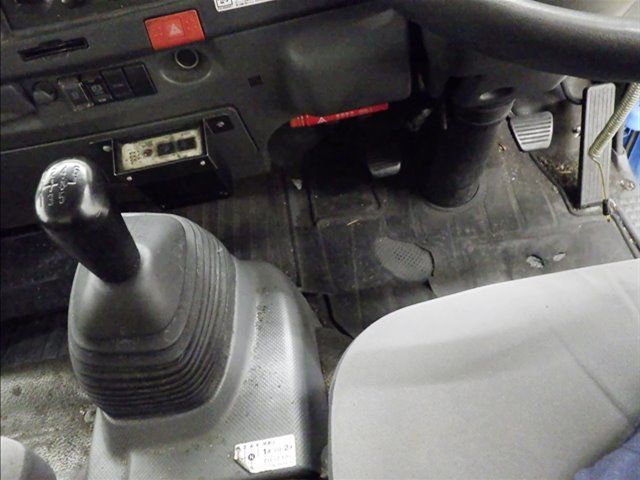 2017 Isuzu Elf Van auction photo 8