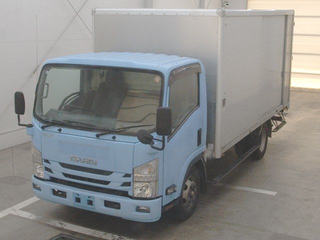 2017 Isuzu Elf Van Japan auction vehicle