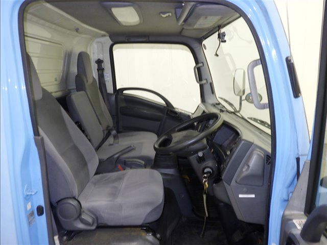 2017 Isuzu Elf Van auction photo 6
