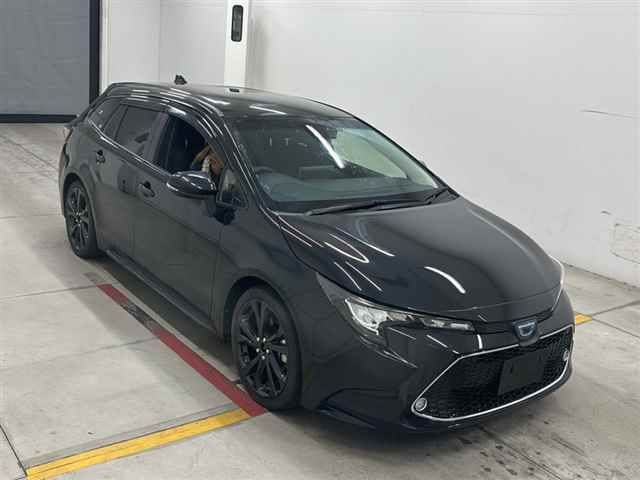 2021 Toyota Corolla Touring Hybrid S Japan auction vehicle