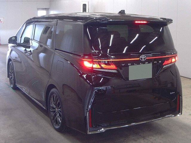 2025 Toyota Vellfire Z Premier auction photo 2
