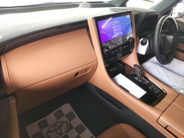 2025 Toyota Vellfire Z Premier auction photo 3