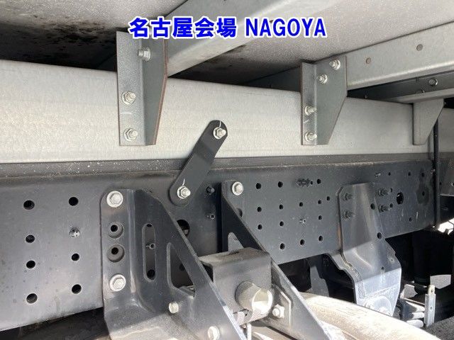 2021 Hino Dutro Aluminum van auction photo 12