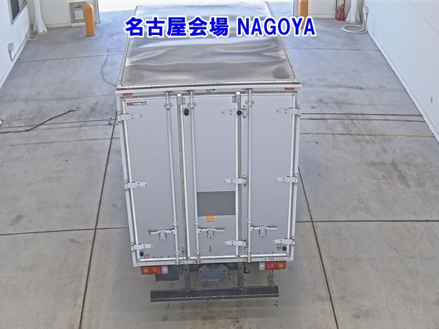 2021 Hino Dutro Aluminum van auction photo 3