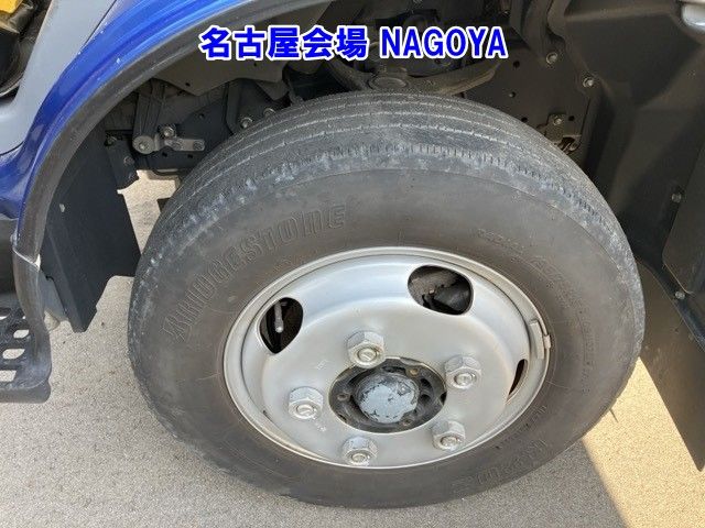 2021 Hino Dutro Aluminum van auction photo 9
