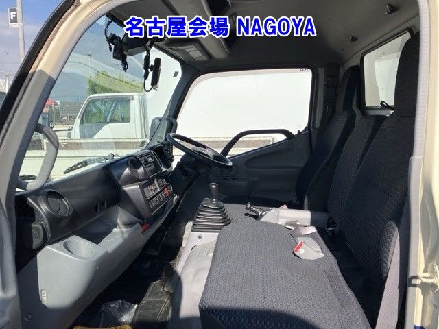 2021 Hino Dutro Aluminum van auction photo 5