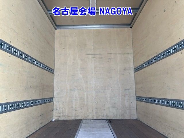 2021 Hino Dutro Aluminum van auction photo 19