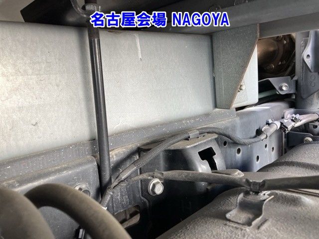 2021 Hino Dutro Aluminum van auction photo 17