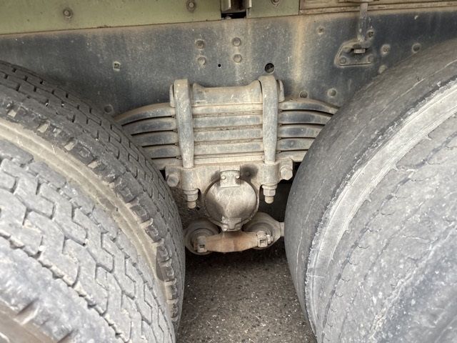 2013 Isuzu Giga mixer auction photo 8