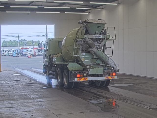 2013 Isuzu Giga mixer auction photo 2