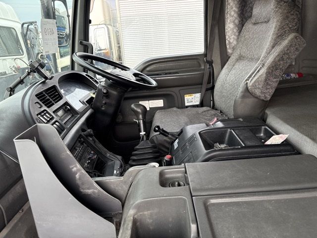 2013 Isuzu Giga mixer auction photo 5