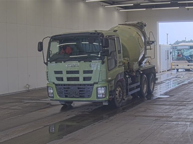 2013 Isuzu Giga mixer Japan auction vehicle