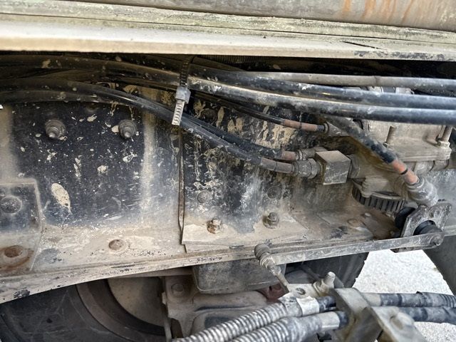 2013 Isuzu Giga mixer auction photo 16