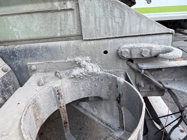 2013 Isuzu Giga mixer auction photo 12