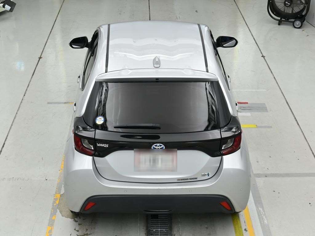 2021 Toyota Yaris ハイブリッドX auction photo 8