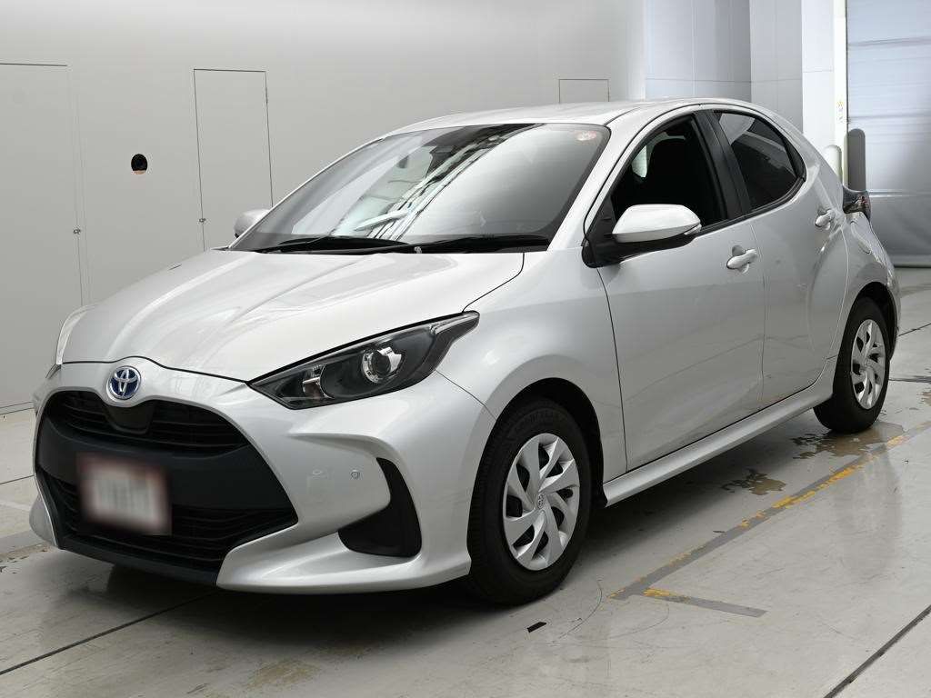 Japan Auction Vehicles 14 2021 Toyota Yaris ハイブリッドX auction photo
