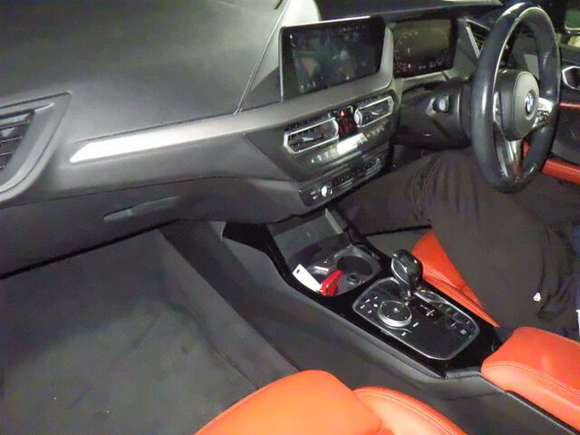 2020 BMW 1 Series 118I Mスポーツ auction photo 3