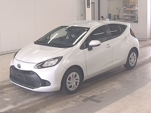2022 Toyota Aqua X auction photo 4