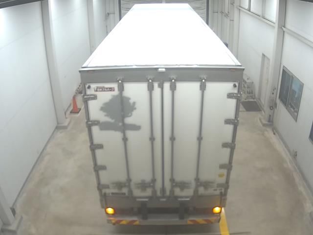 2015 Isuzu Refrigerated and frozen trucks auction photo 3