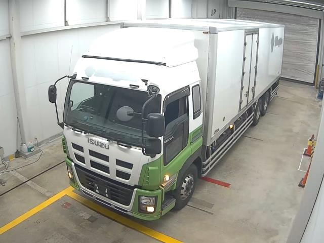 Japan Auction Vehicles 10 2015 Isuzu Refrigerated and frozen trucks auction photo