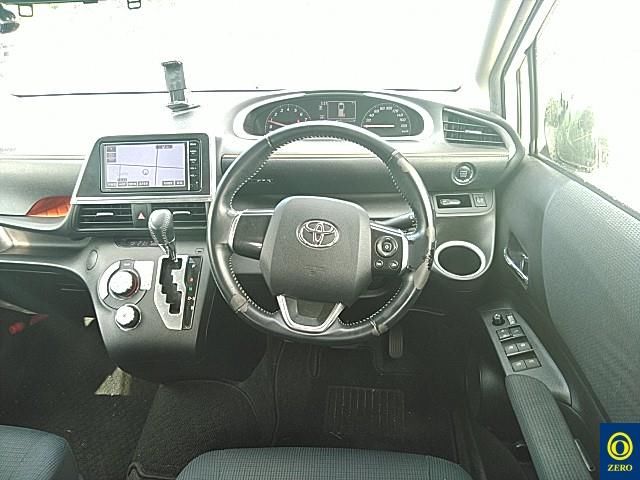 2016 Toyota Sienta 4WD G auction photo 5