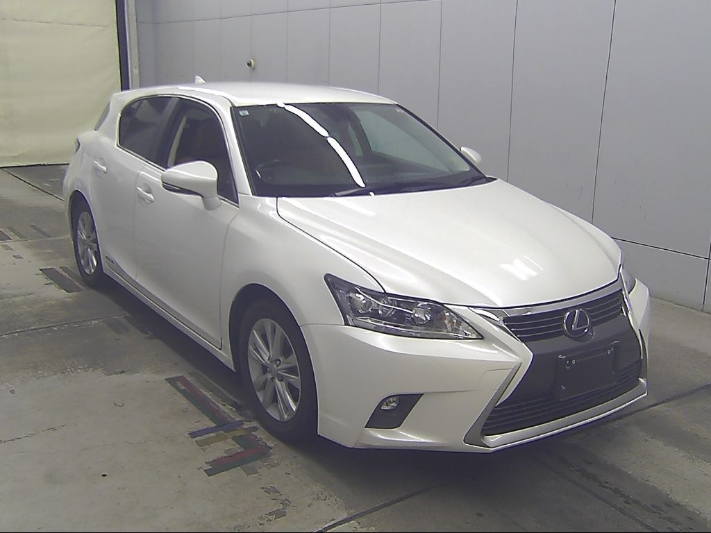 Japan Auction Vehicles 13 2015 Lexus CT200h Ver. C auction photo