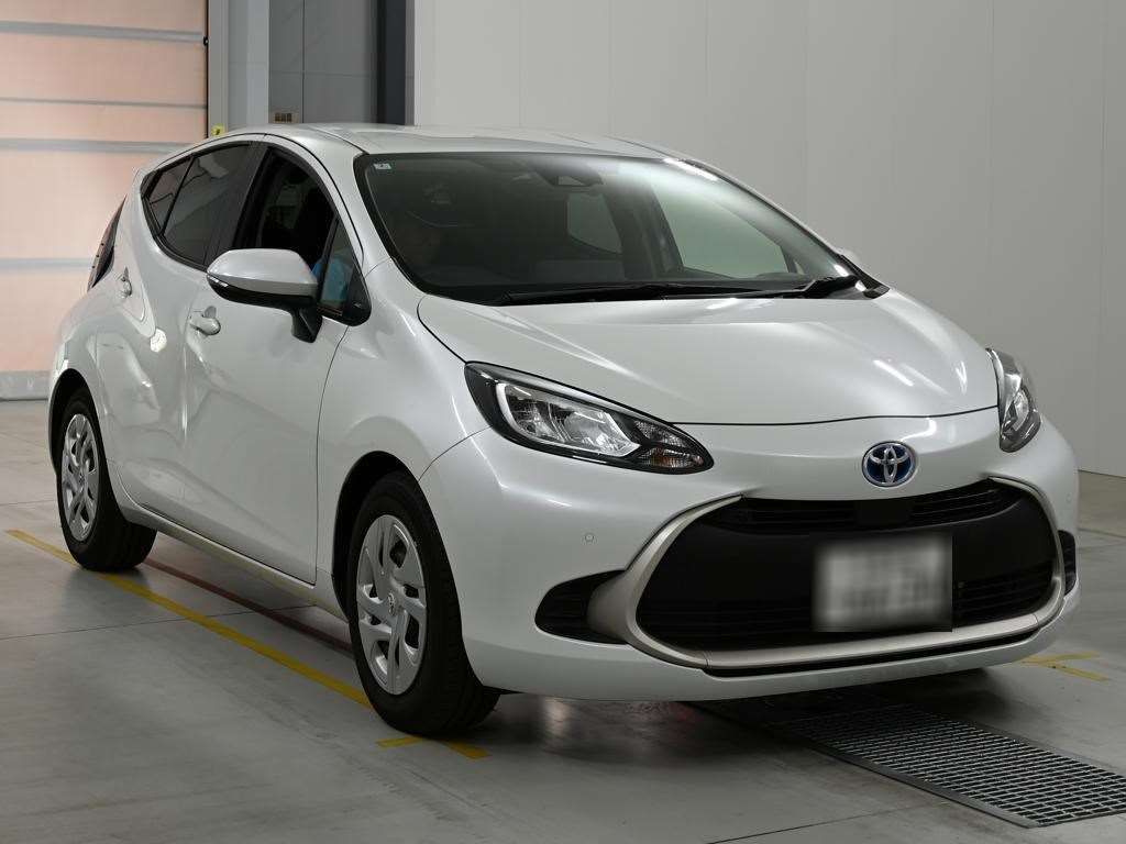 2025 Toyota Aqua G auction photo 5