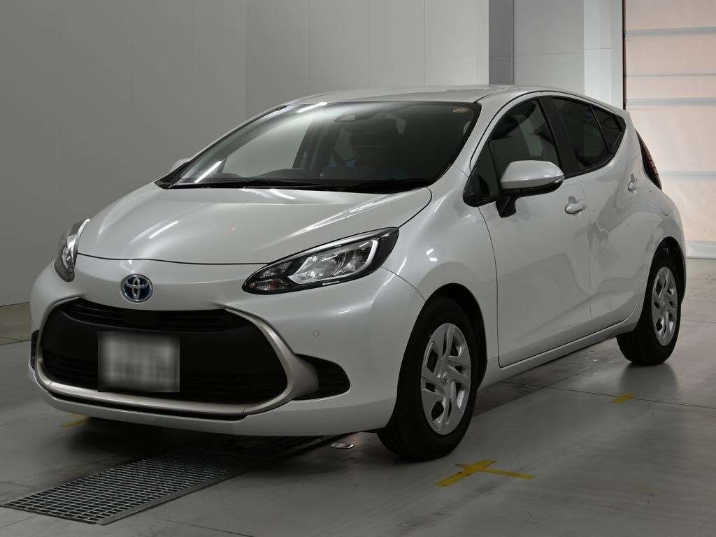 Japan Auction Vehicles 14 2025 Toyota Aqua G auction photo