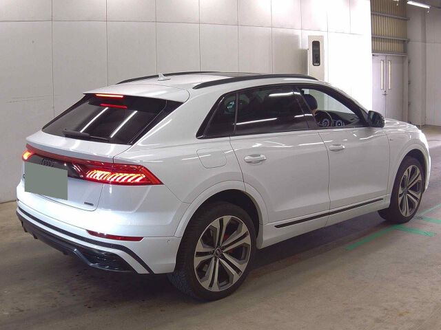 2021 Audi Q8 55TFSIクワトロSライ 4WD auction photo 5