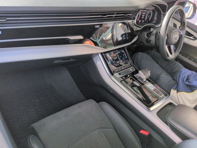 2021 Audi Q8 55TFSIクワトロSライ 4WD auction photo 3