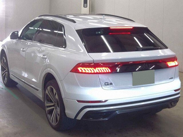 2021 Audi Q8 55TFSIクワトロSライ 4WD auction photo 2