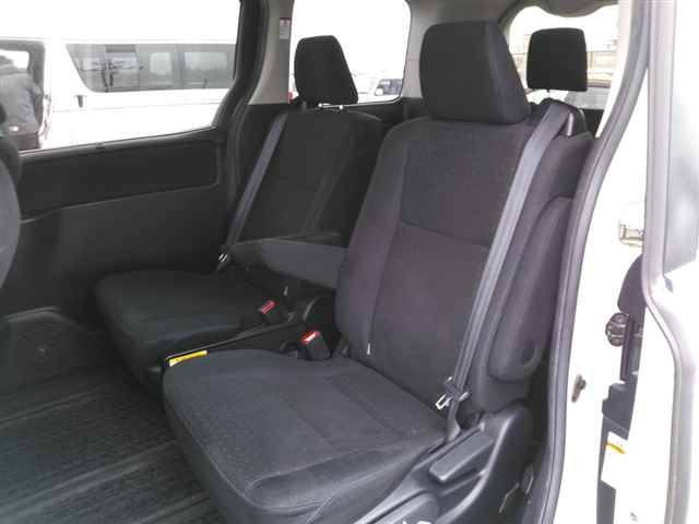 2015 Toyota Noah ハイブリッドG auction photo 9