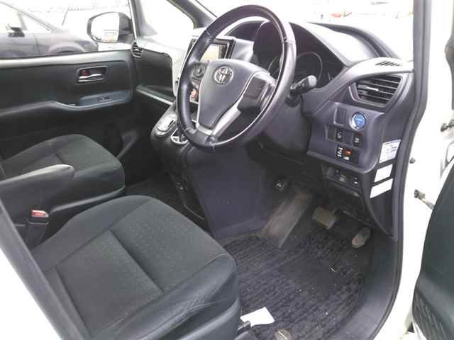 2015 Toyota Noah ハイブリッドG auction photo 3