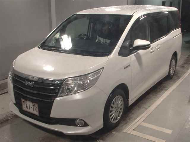 2015 Toyota Noah ハイブリッドG auction photo 4
