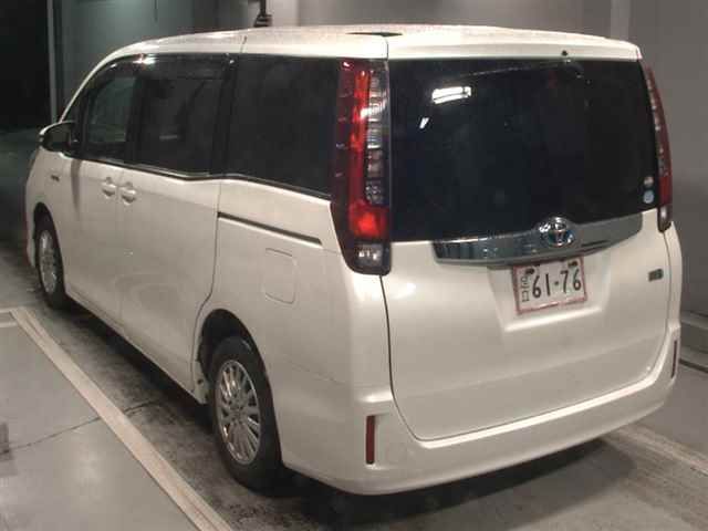 2015 Toyota Noah ハイブリッドG auction photo 2