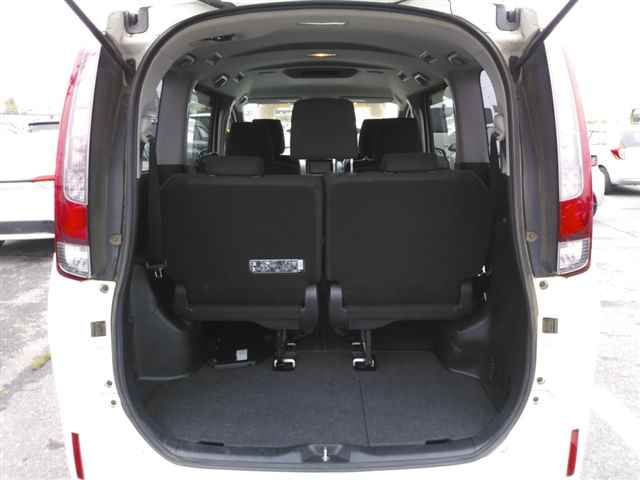 2015 Toyota Noah ハイブリッドG auction photo 10
