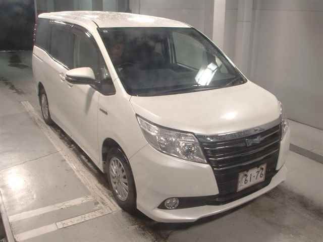 Japan Auction Vehicles 12 2015 Toyota Noah ハイブリッドG auction photo