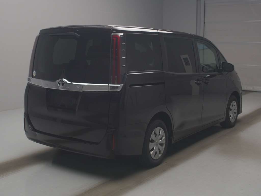 2021 Toyota Noah X auction photo 2