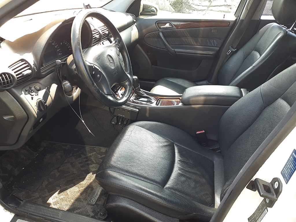 2003 Mercedes-Benz C-Class auction photo 10