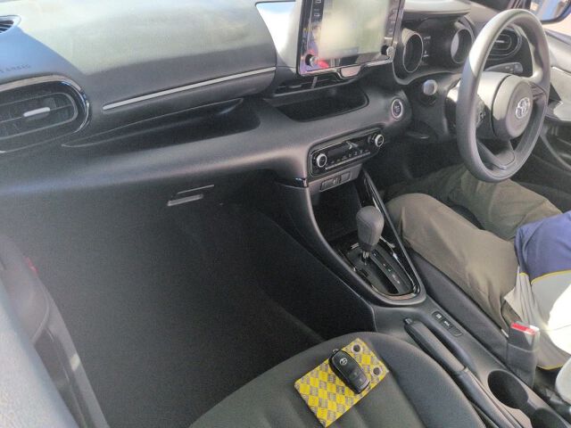 2023 Toyota Yaris G auction photo 3