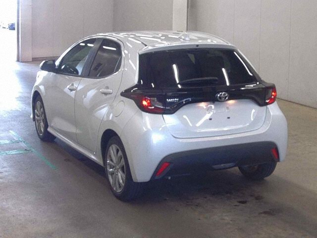 2023 Toyota Yaris G auction photo 2