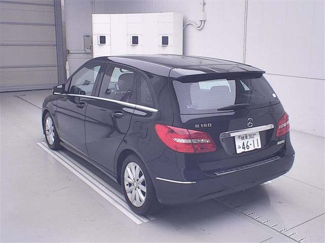 2012 Mercedes-Benz B180 auction photo 2