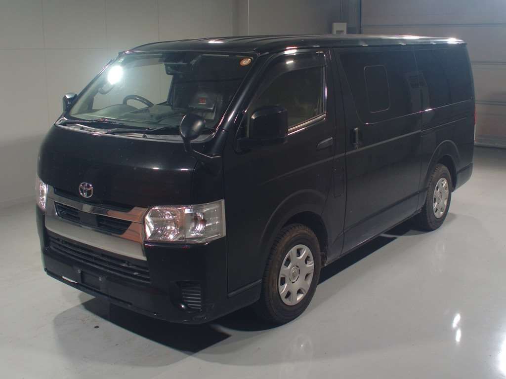 2021 Toyota Hiace DX GL Package Japan auction vehicle