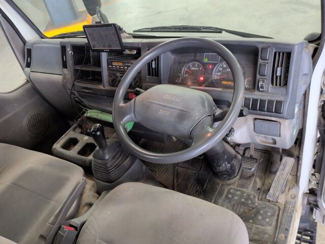 2013 Isuzu Elf auction photo 6
