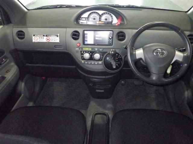 2015 Toyota Sienta DICE G auction photo 3