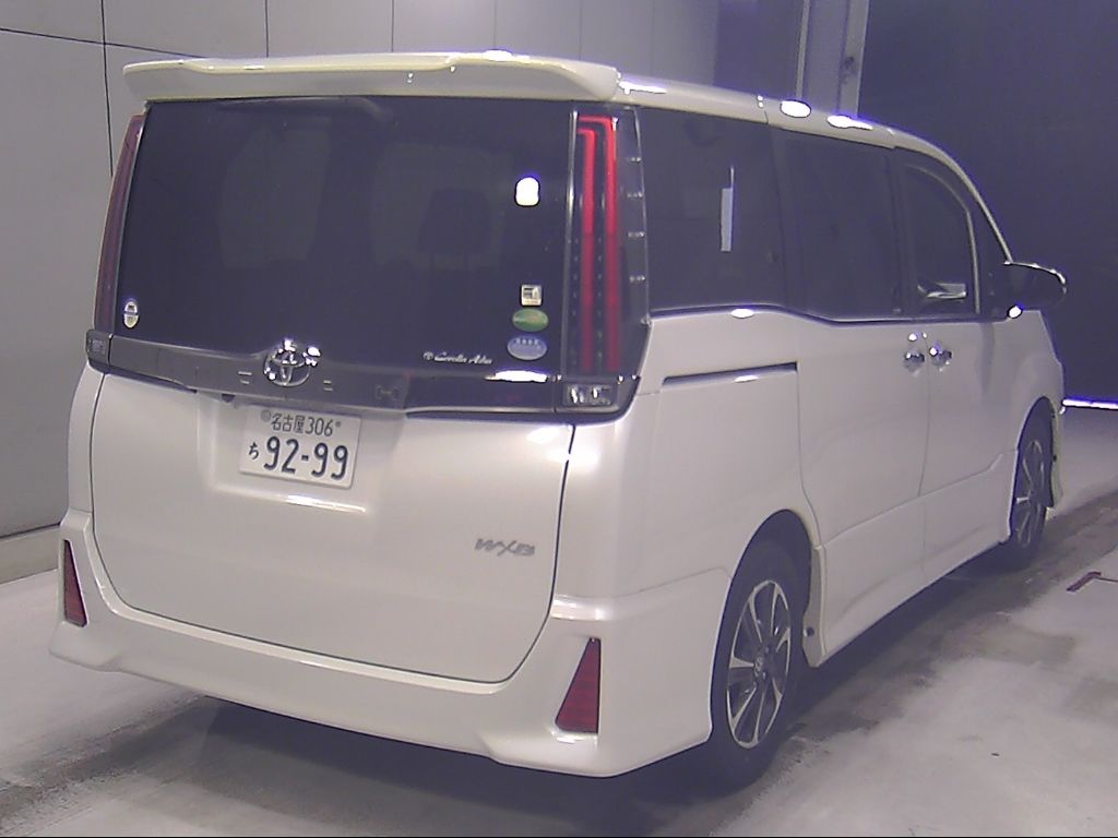 2018 Toyota Noah Si W×B 7人 auction photo 2
