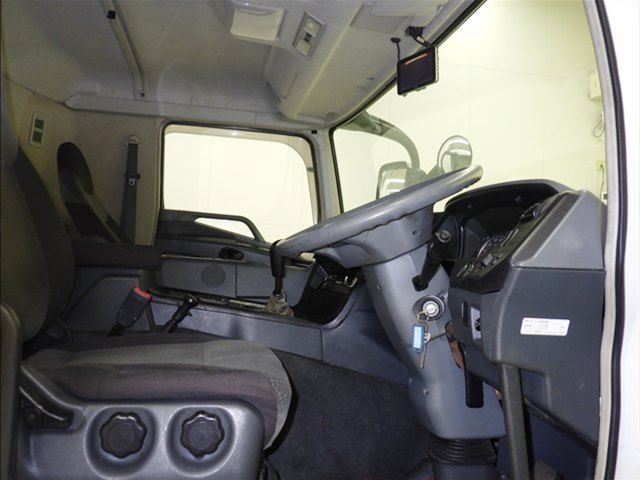 2011 Mitsubishi Fuso 重機運搬車 auction photo 5