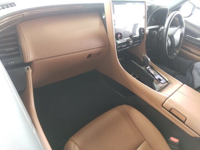 2025 Toyota Vellfire Executive Lounge auction photo 3